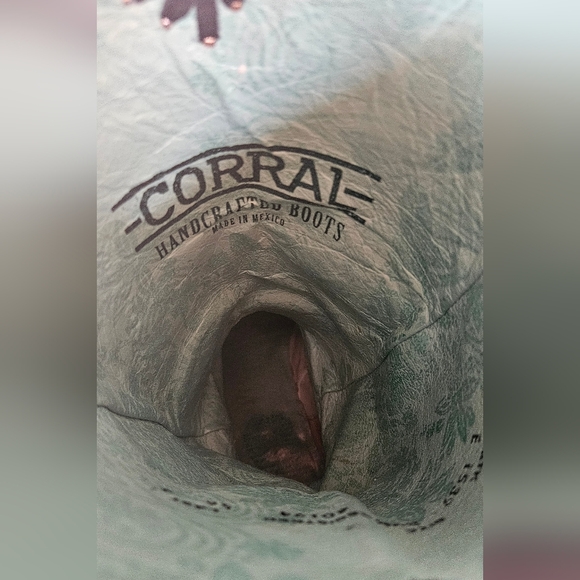 Beautiful Brown Corral Cowboy Boots Size 8.5 - Picture 5 of 7